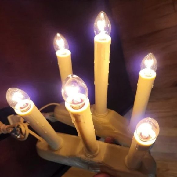 Holiday Vintage Retro Style Electric 3 Candle Drip Plastic Candelabra